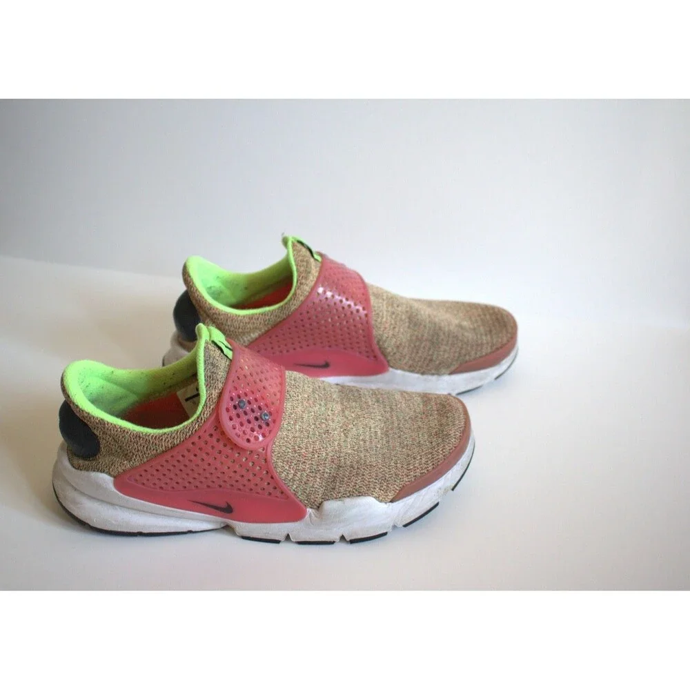 NIKE Sock Dart Ghost Green/Watermelon Multicolor Women's Size‎ 10
